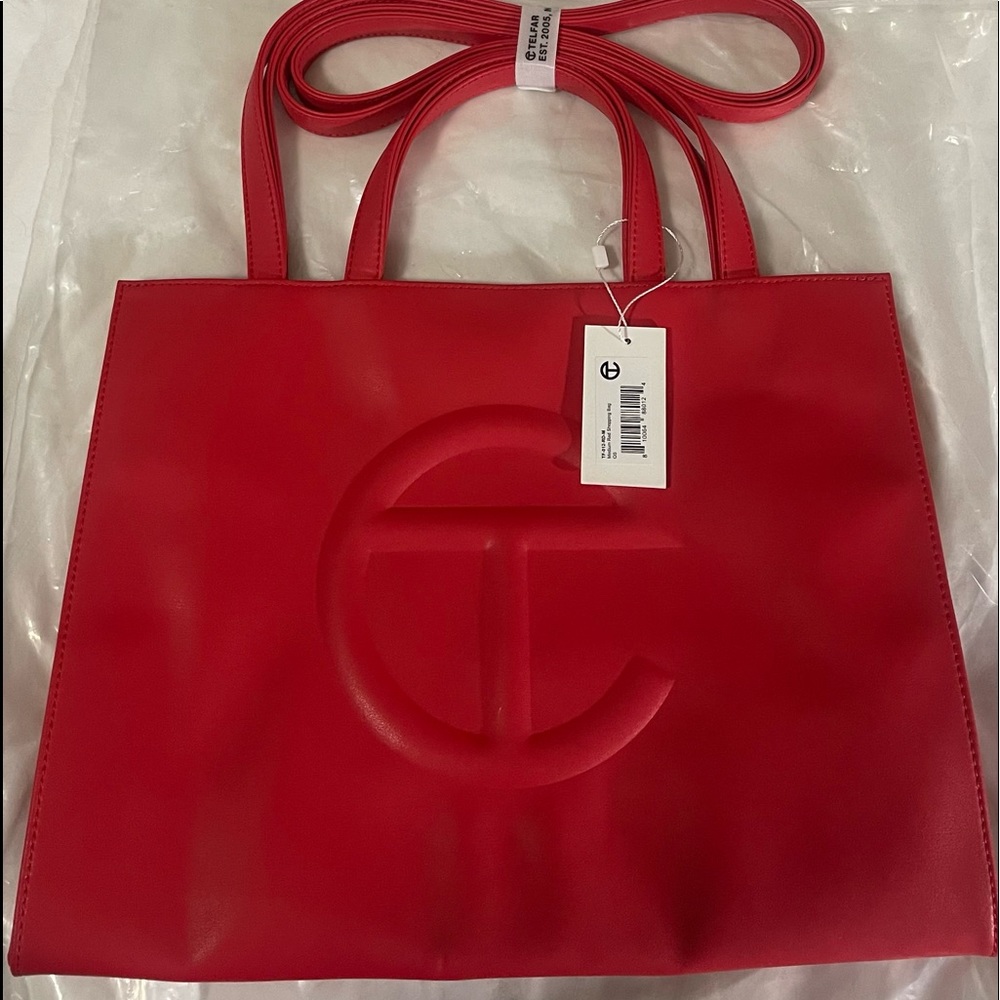 nwt medium telfar in red